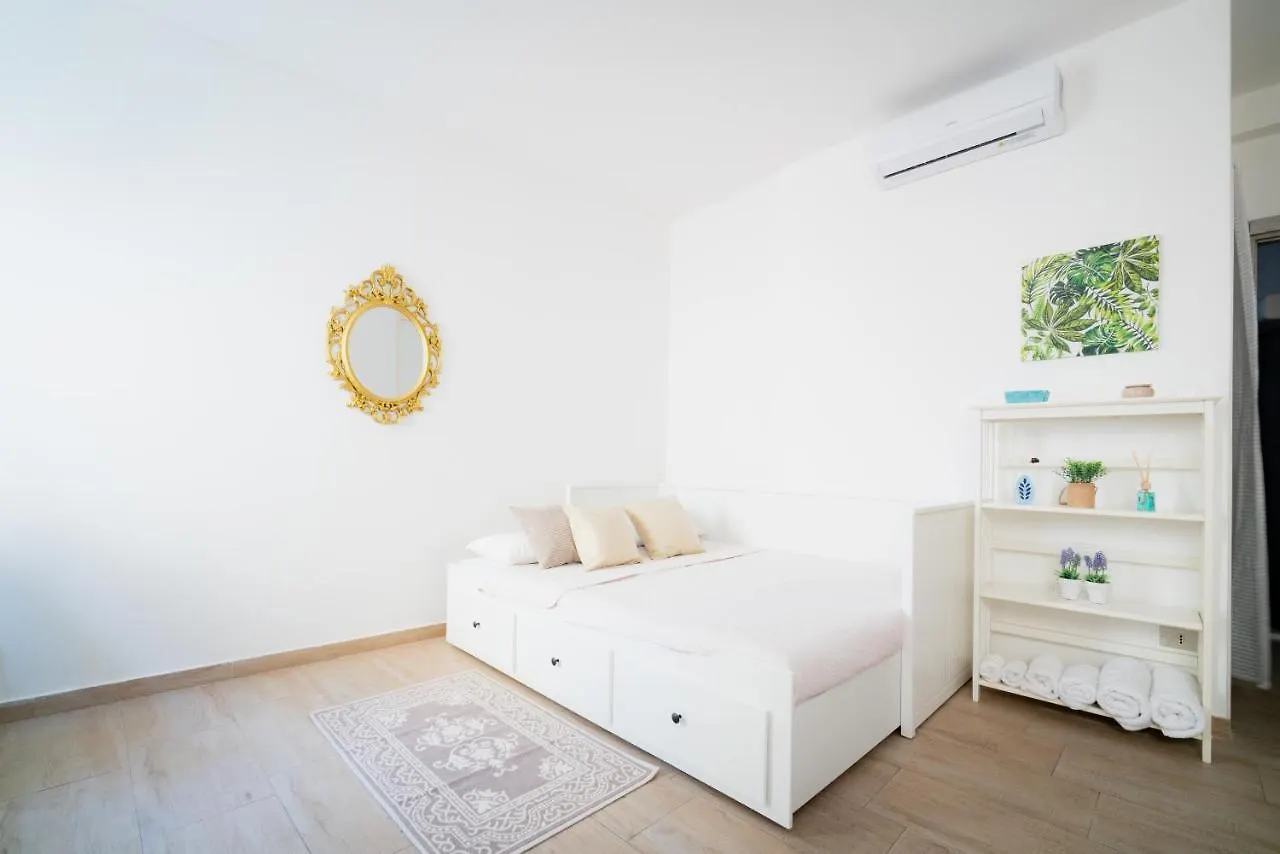 Appartamento Apt Per Coppie Nel Cuore Di Desenzano Castello Desenzano del Garda Italia